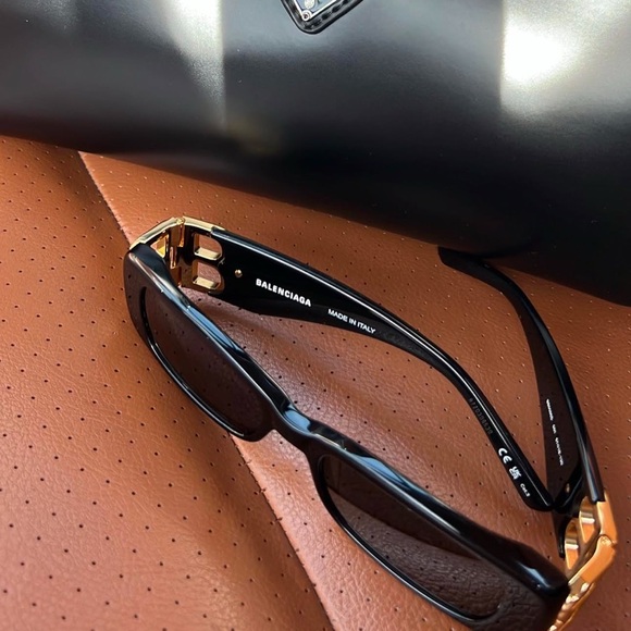 Balenciaga Dynasty Rectangle Sunglasses in Black - Picture 3 of 6